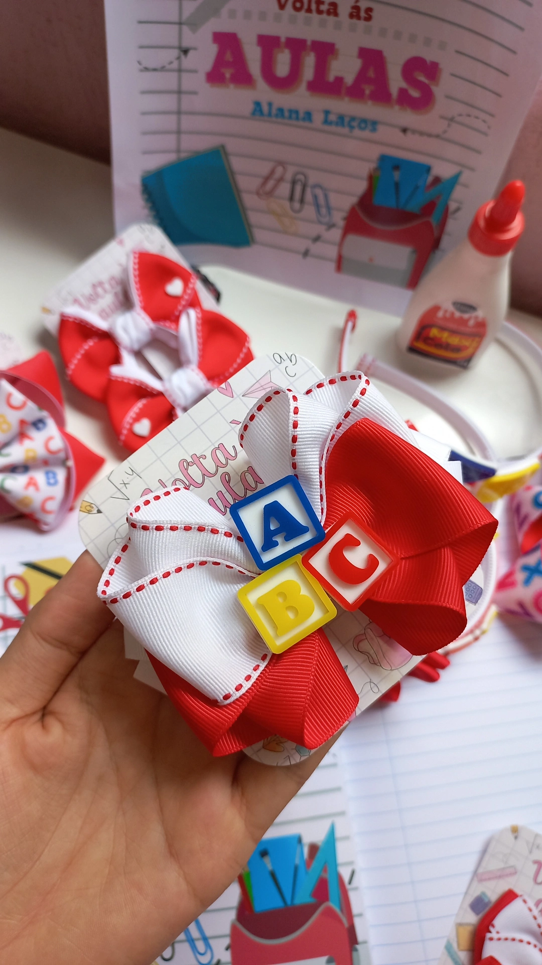 LAÇO ESCOLAR ABC VERMELHO E BRANCO
