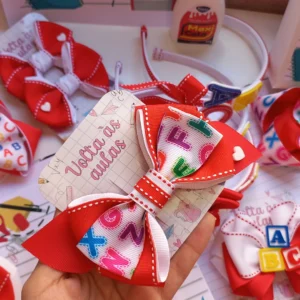 LAÇO ESCOLAR VERMELHO E BRANCO