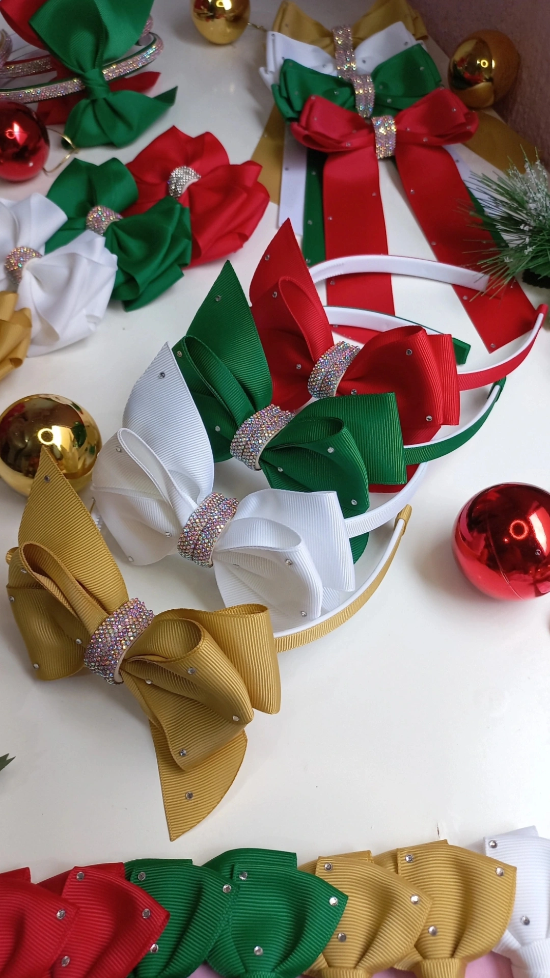 TIARA LUXO COLEÇÃO FESTAS 2024