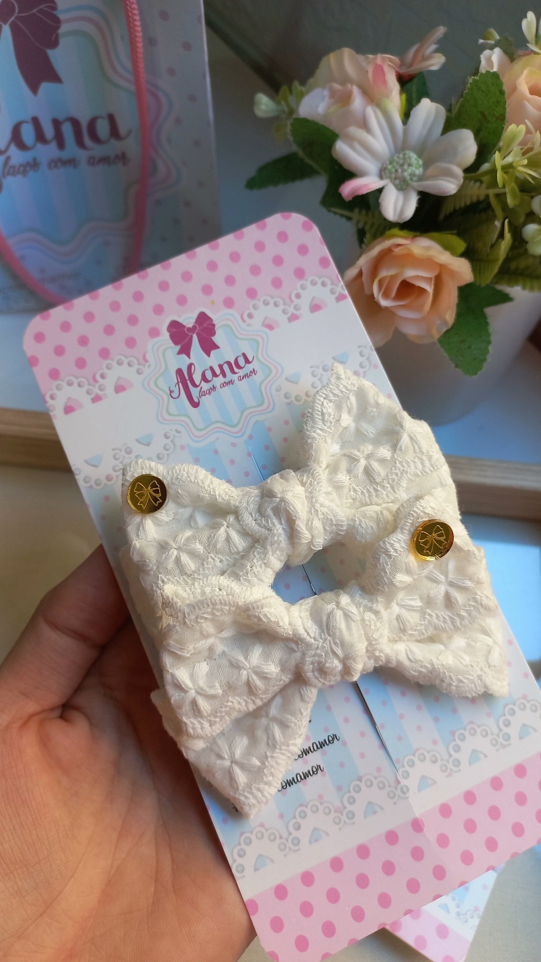 UM LACINHO FLOR DE ALGODÃO (BRANCO)