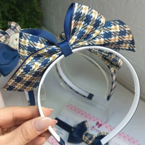 TIARA EM PÉ AZUL MARINHO ESTAMPADO