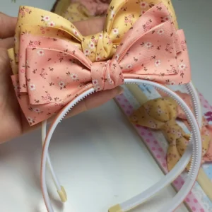 TIARA FLORES EM PÉ.