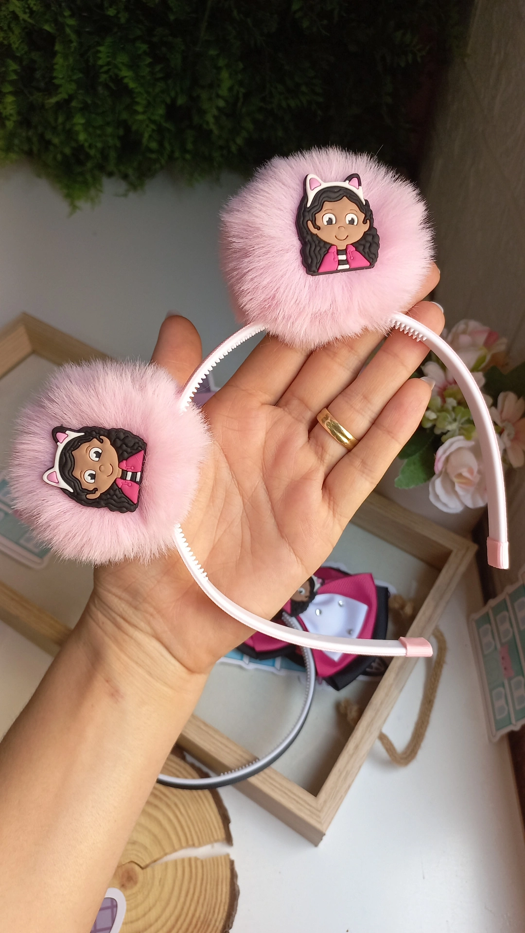 TIARA POMPOM GATOS DA GABI