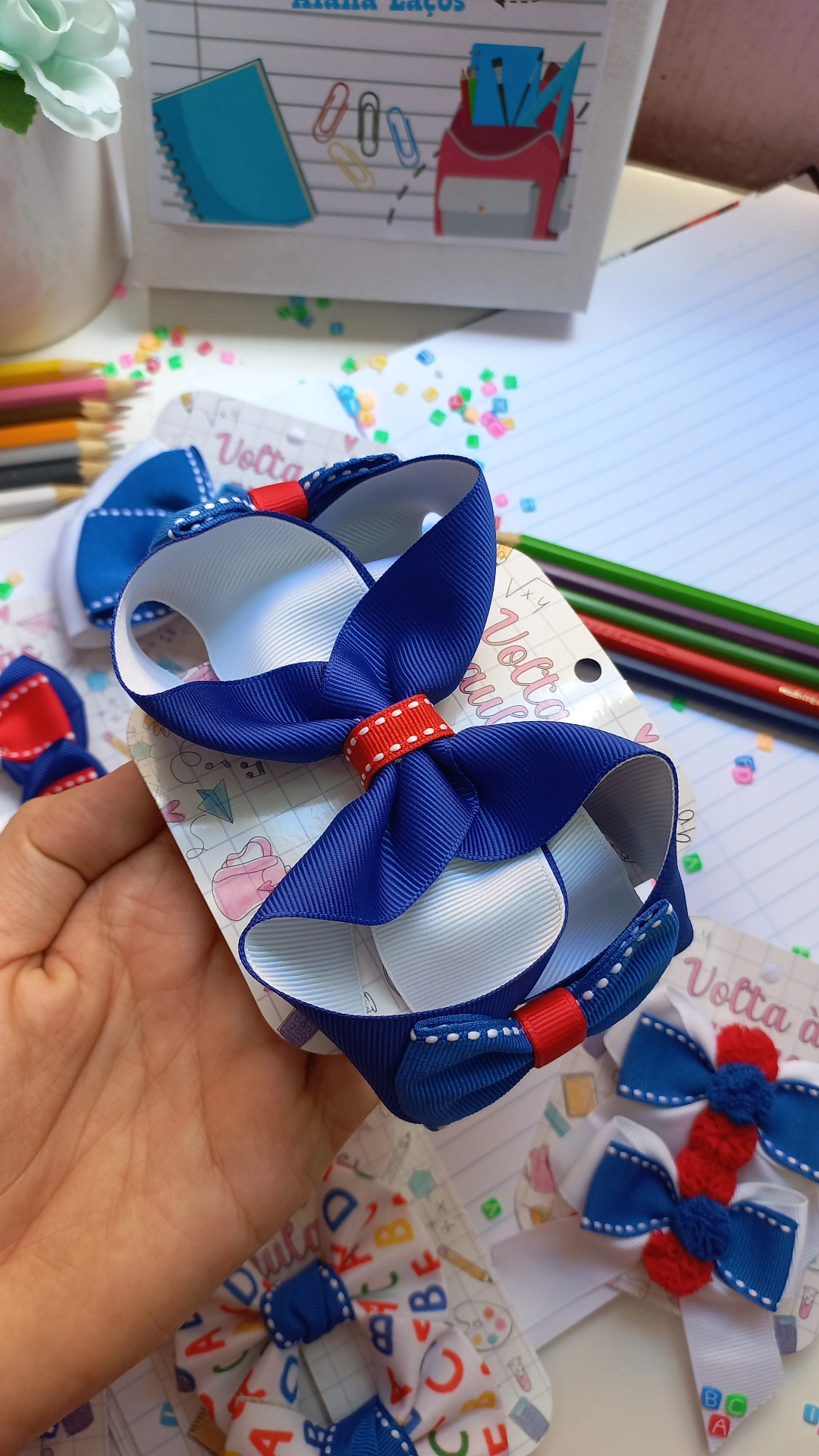 LAÇO ESCOLAR G ( INFORME  A COR DO UNIFORME )