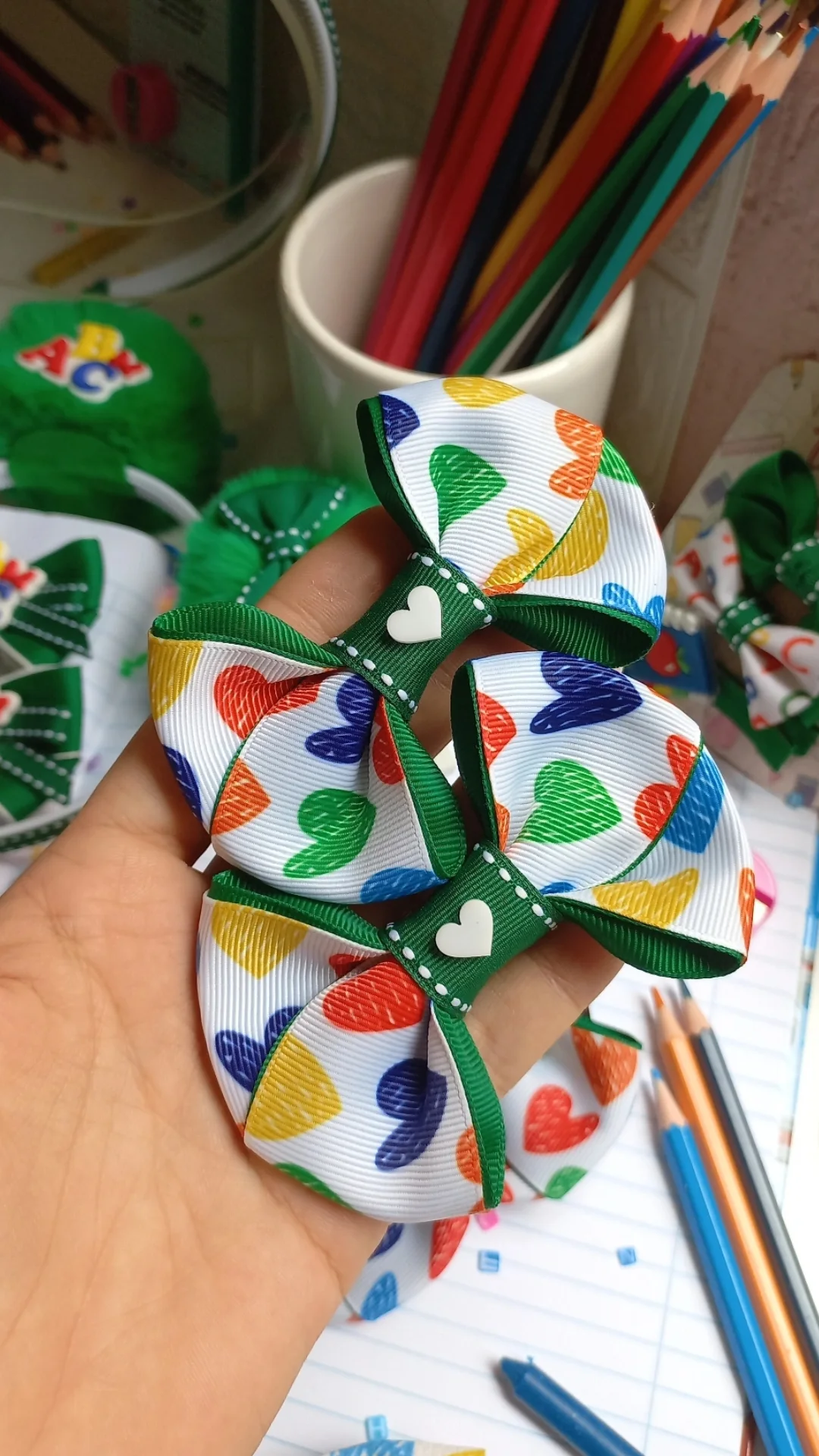 PARZINHO CORAÇÃO ( INFORMAR A COR DO UNIFORME ESCOLAR )