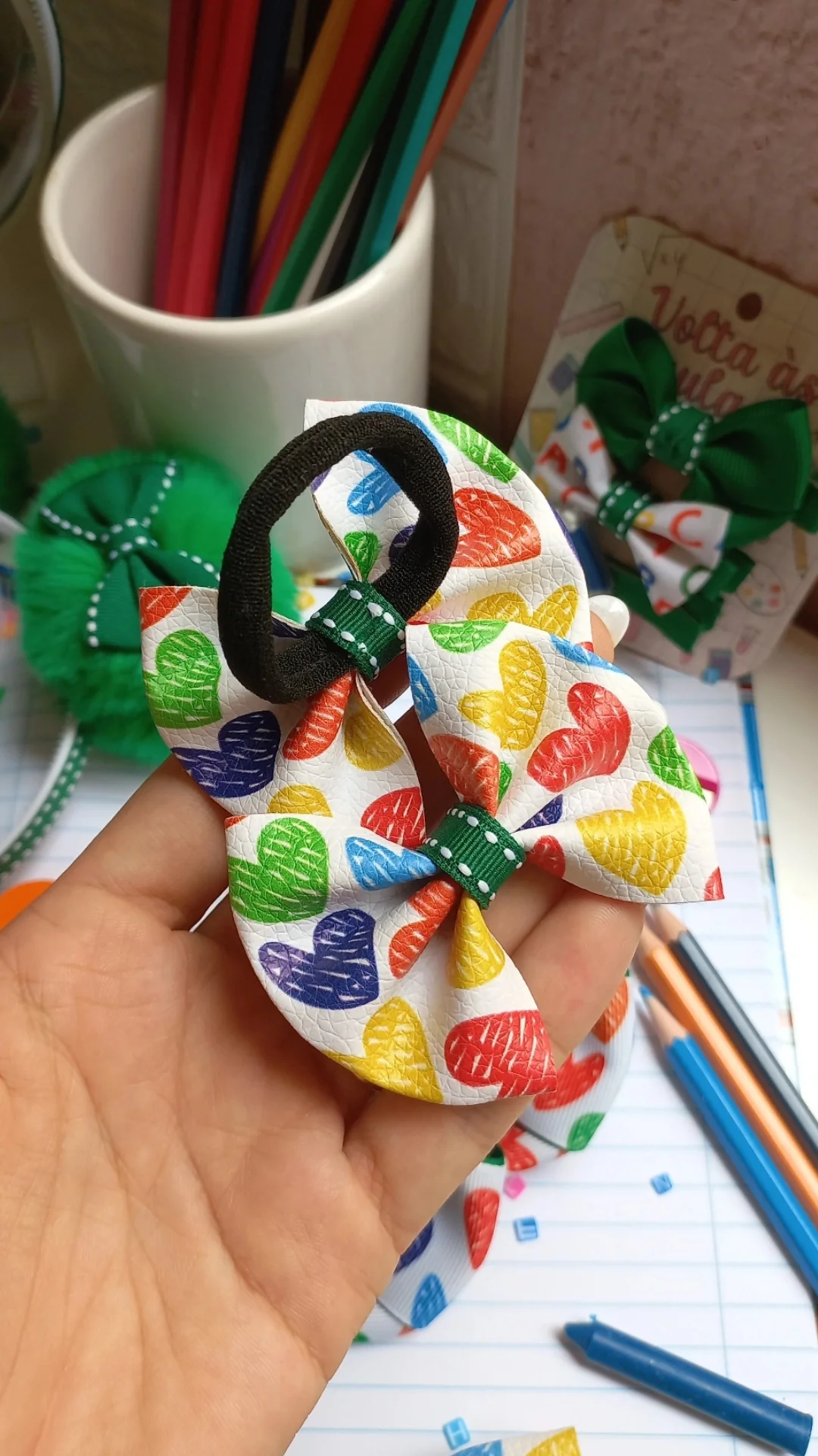 PAR DE XUXINHA CORAÇÃO  ( INFORMAR A COR DO UNIFORME )